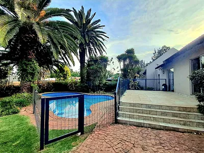3 Bedroom House For Sale in Alberton - DjzW.webp