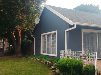 4 Bedroom House For Sale in Johannesburg - 4xU2.webp