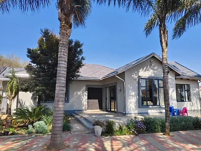 3 Bedroom House To Rent in Kempton Park - YNka.webp