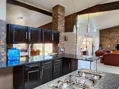 4 Bedroom House For Sale in Terenure, Kempton Park - Jk7p.webp