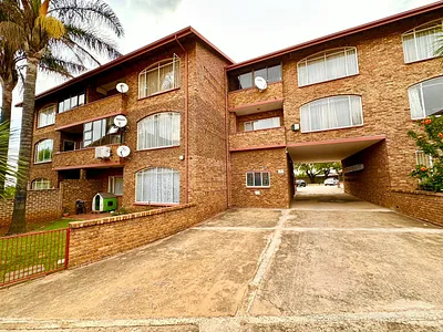 2 Bedroom Townhouse For Sale in Germiston - 9doi.webp