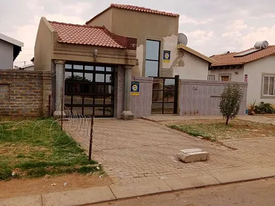 3 Bedroom House For Sale in Savanna City, Walkerville - img