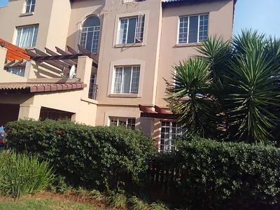 2 Bedroom Apartment For Sale in Germiston - s9ID.webp