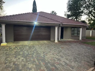 3 Bedroom House For Sale in Boksburg - sYD3.webp