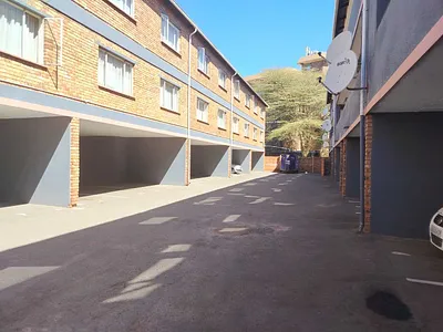 2 Bedroom Apartment For Sale in Kempton Park - zihX.webp