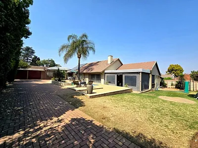 4 Bedroom House For Sale in Alberton - s0LJ.webp