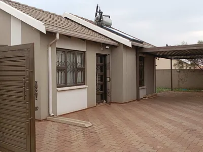 2 Bedroom House For Sale in Alberton - MenU.webp