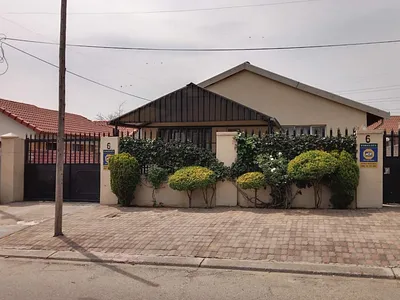 3 Bedroom House For Sale in Johannesburg - dmQU.webp