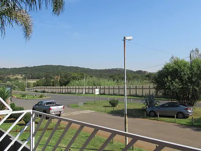 2 Bedroom Townhouse For Sale in Johannesburg - 5bGU.webp