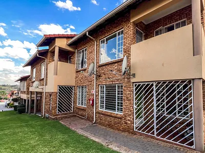3 Bedroom Apartment For Sale in Johannesburg - xI84.webp