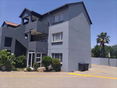2 Bedroom Townhouse For Sale in Johannesburg - nvPQ.webp