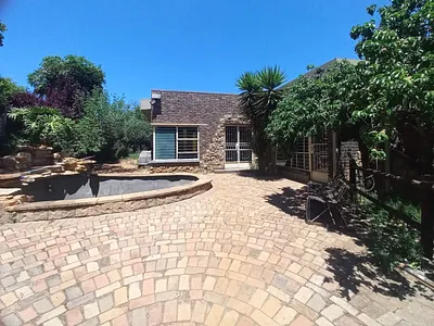 4 Bedroom House For Sale in Boksburg - EuFk.webp