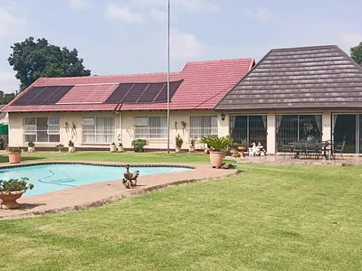 4 Bedroom House For Sale in Alberton - PnVG.webp