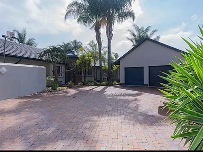 3 Bedroom House For Sale in Kempton Park - yVMH.webp