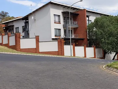 2 Bedroom Townhouse For Sale in Johannesburg - CEER.webp