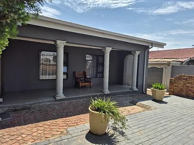 4 Bedroom House For Sale in Boksburg - XVr7.webp
