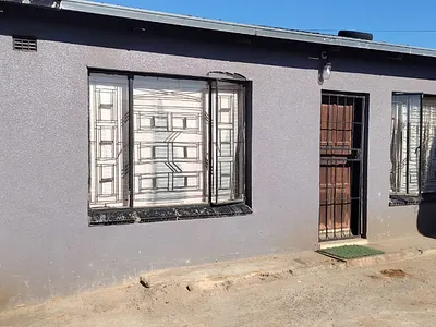 2 Bedroom House For Sale in Tembisa - img