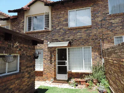 2 Bedroom Townhouse For Sale in Johannesburg - xkxa.webp