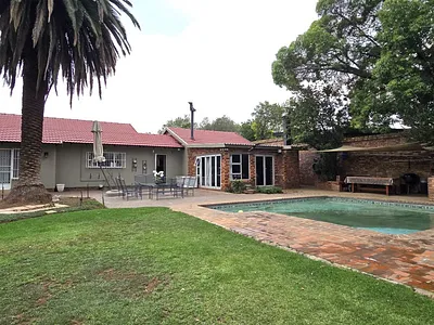 4 Bedroom House For Sale in Alberton - p4BI.webp
