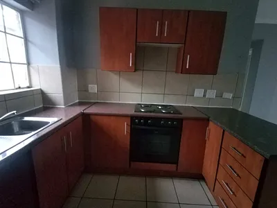 2 Bedroom Apartment For Sale in Johannesburg - tULa.webp