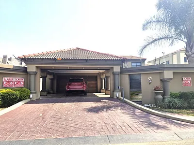 5 Bedroom House For Sale in Johannesburg - 7jXd.webp