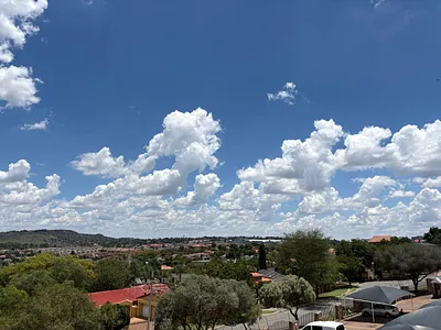 2 Bedroom Apartment For Sale in Johannesburg - LfpJ.webp