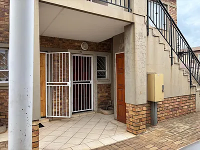 2 Bedroom Townhouse For Sale in Protea Glen, Soweto - uDzG.webp