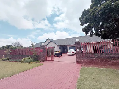 4 Bedroom House For Sale in Kempton Park - gK27.webp