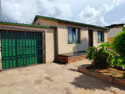 5 Bedroom House For Sale in Tembisa - LQnt.webp