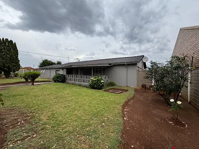 3 Bedroom House For Sale in Ennerdale, Johannesburg - CoUt.webp