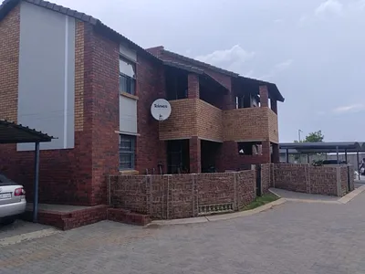 2 Bedroom Townhouse To Rent in Johannesburg - 0bgG.webp