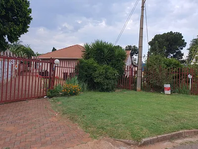 3 Bedroom House For Sale in Kempton Park - 2xEA.webp