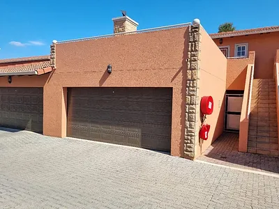 3 Bedroom Townhouse To Rent in Kempton Park - MlJC.webp