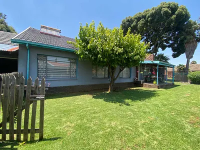 4 Bedroom House For Sale in Johannesburg - Z5Nf.webp