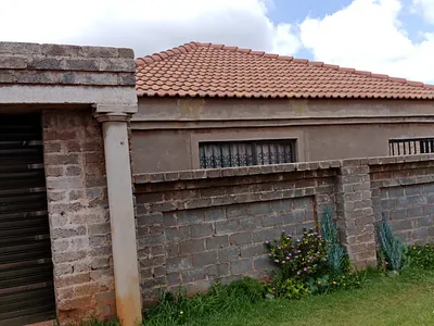 4 Bedroom House For Sale in Orange Farm, Evaton - kk6W.webp