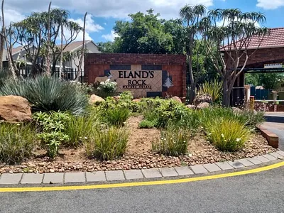 2 Bedroom Townhouse For Sale in Johannesburg - Aqpe.webp