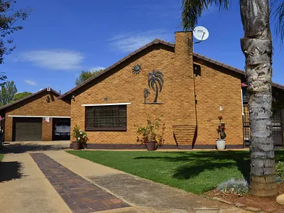 4 Bedroom House For Sale in Kempton Park - KsUP.webp