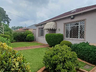 2 Bedroom House For Sale in Johannesburg - b11T.webp