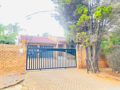 3 Bedroom House For Sale in Krugersdorp - bidK.webp