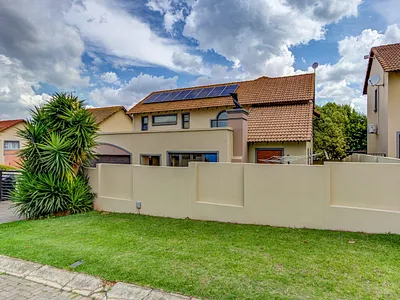 4 Bedroom House For Sale in Kempton Park - EPl7.webp
