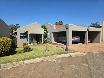 3 Bedroom Townhouse For Sale in Kempton Park - UYY8.webp