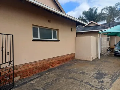 3 Bedroom House For Sale in Kempton Park - kxhI.webp