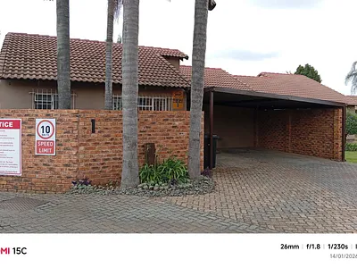 3 Bedroom Townhouse For Sale in Kempton Park - 7eeV.webp