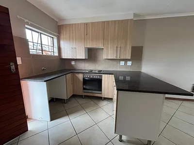 2 Bedroom Townhouse For Sale in Midrand - XC5I.webp