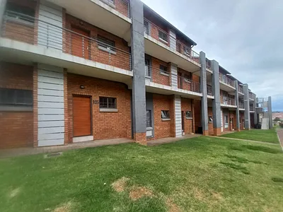 2 Bedroom Apartment For Sale in Midrand - Z6Uq.webp
