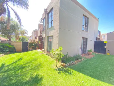 2 Bedroom Townhouse For Sale in Johannesburg - G9Hg.webp