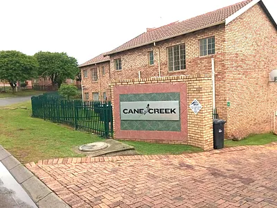 3 Bedroom Townhouse For Sale in Johannesburg - wG2t.webp