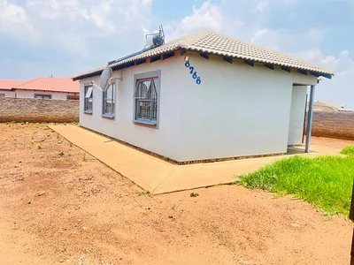 3 Bedroom House For Sale in Soweto - nLLI.webp