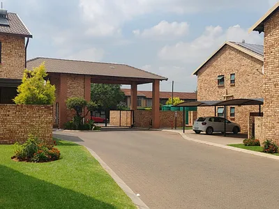 3 Bedroom Townhouse For Sale in Benoni - lLJo.webp