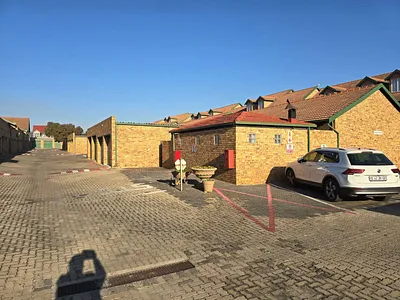 3 Bedroom Townhouse For Sale in Kempton Park - mVdo.webp